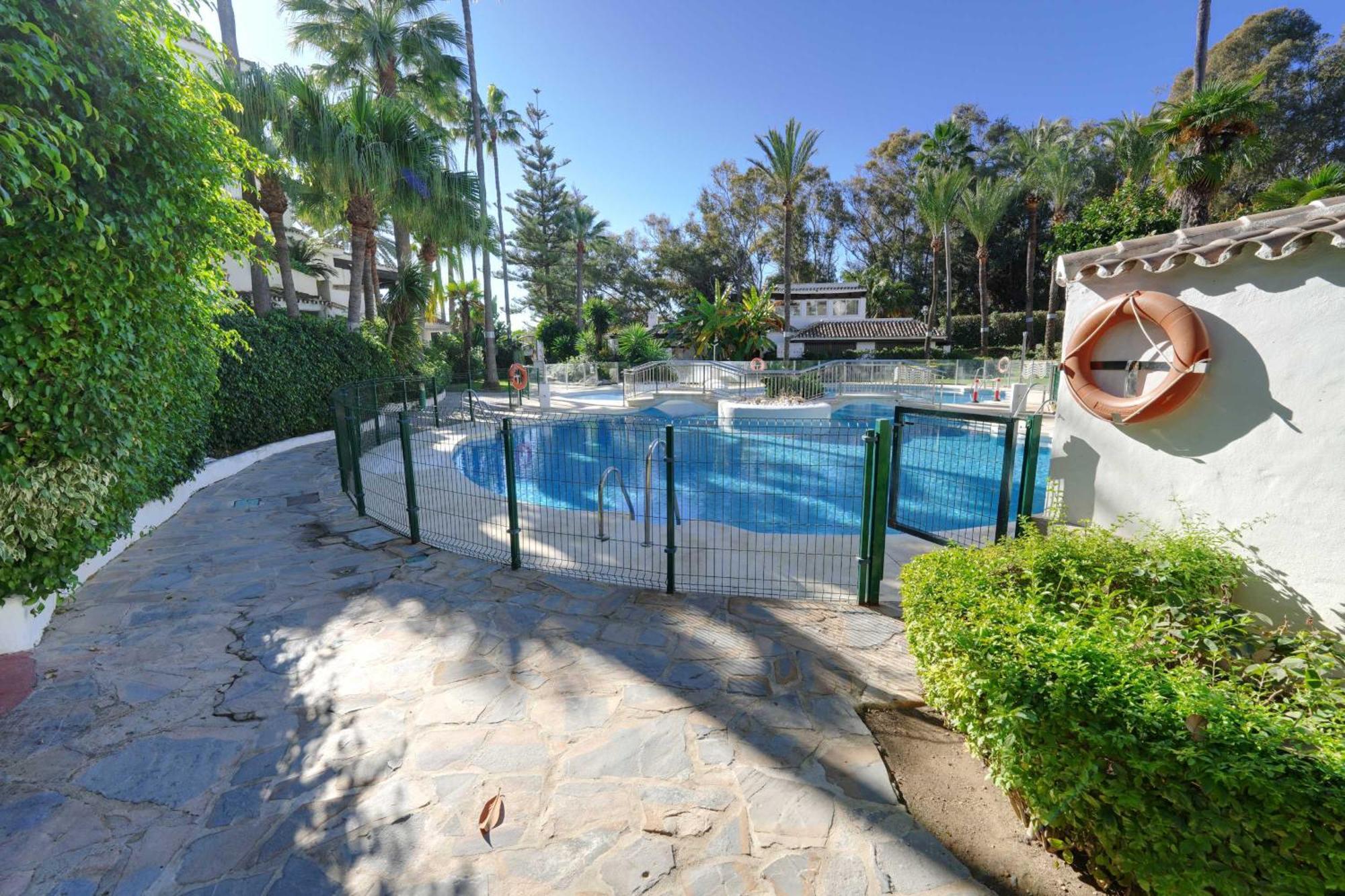 1104 First Line Beach Apartment Golden Beach Pool 马尔韦利亚 外观 照片