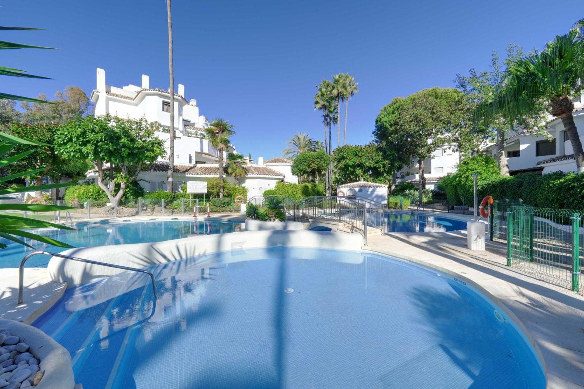 1104 First Line Beach Apartment Golden Beach Pool 马尔韦利亚 外观 照片