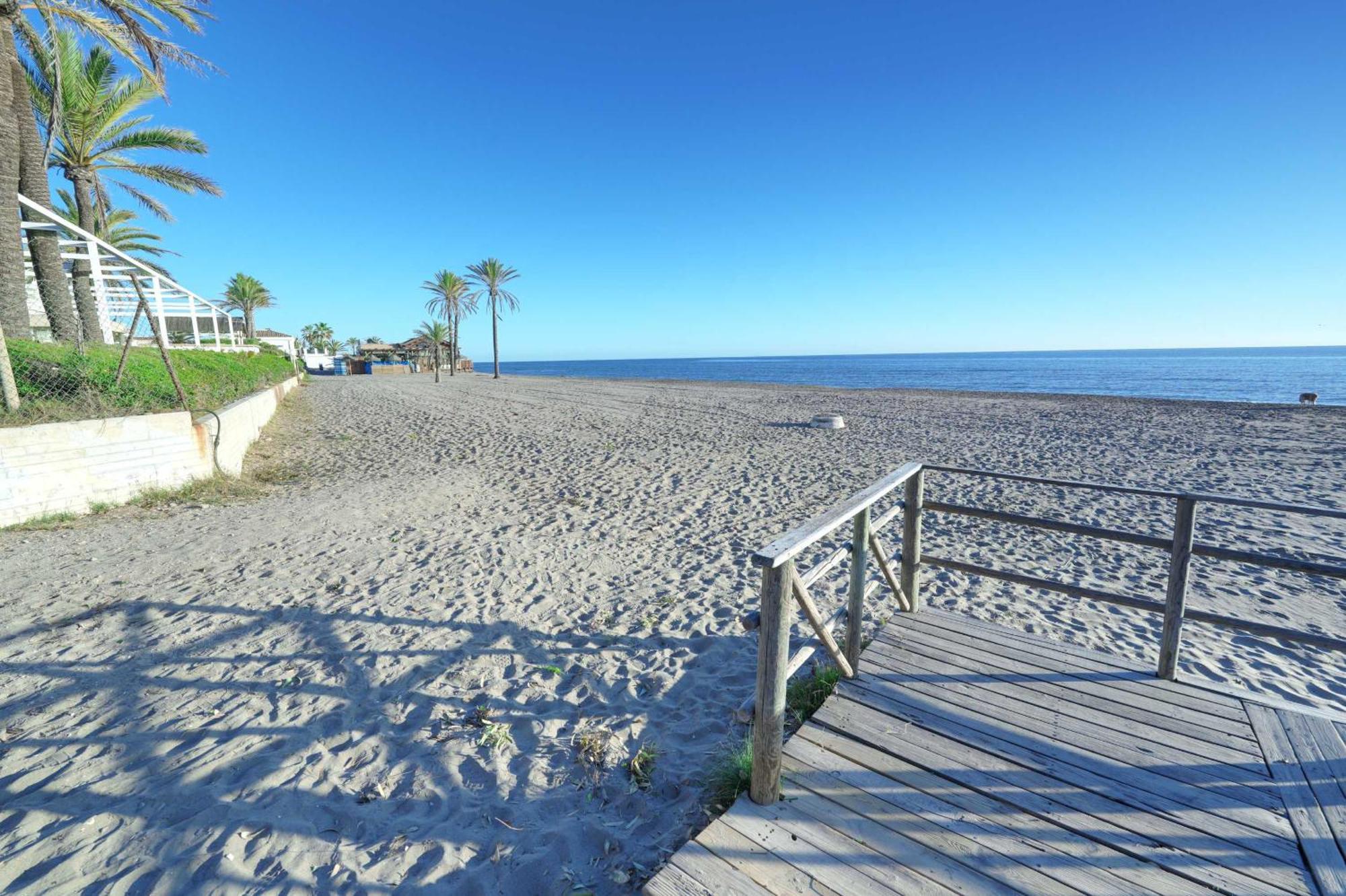 1104 First Line Beach Apartment Golden Beach Pool 马尔韦利亚 外观 照片